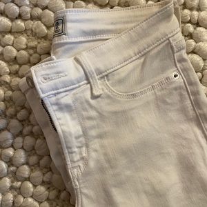 WHITE A&F SKINNY JEANS